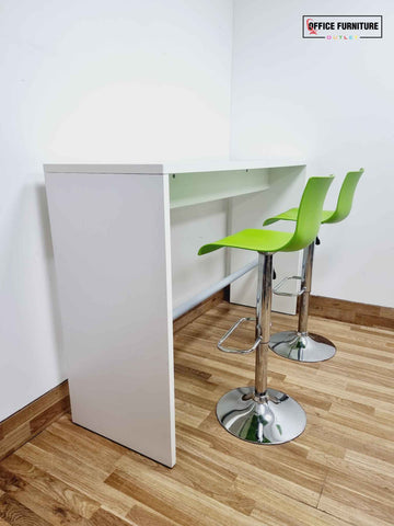 Breakfast Bar Table with Lime Stools