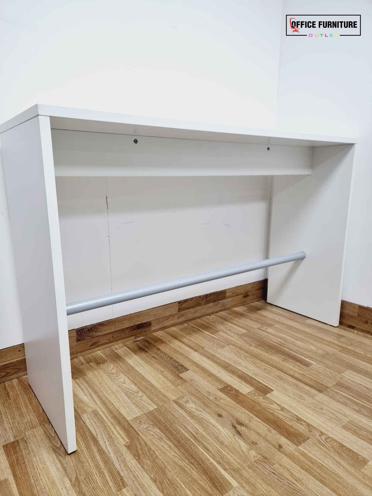 Breakfast Bar Table with Lime Stools