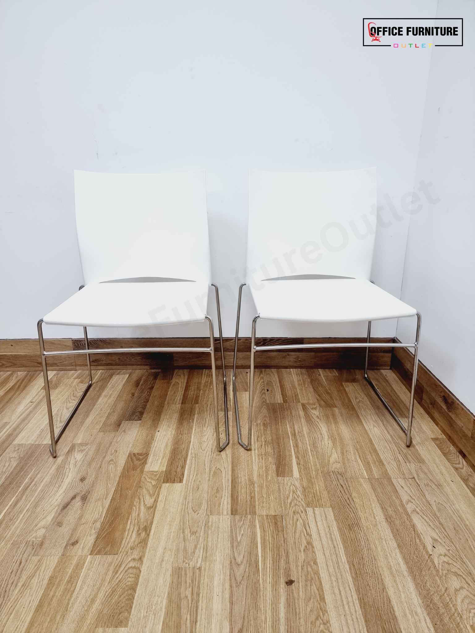 Set of Two Connection Stackable Chairs