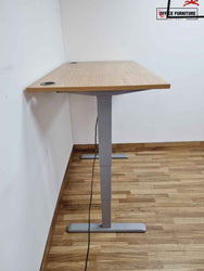 Electric Height Adjustable Oak Desk (140cm X 80cm)