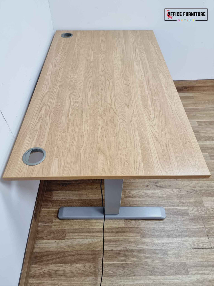 Electric Height Adjustable Oak Desk (140cm X 80cm)